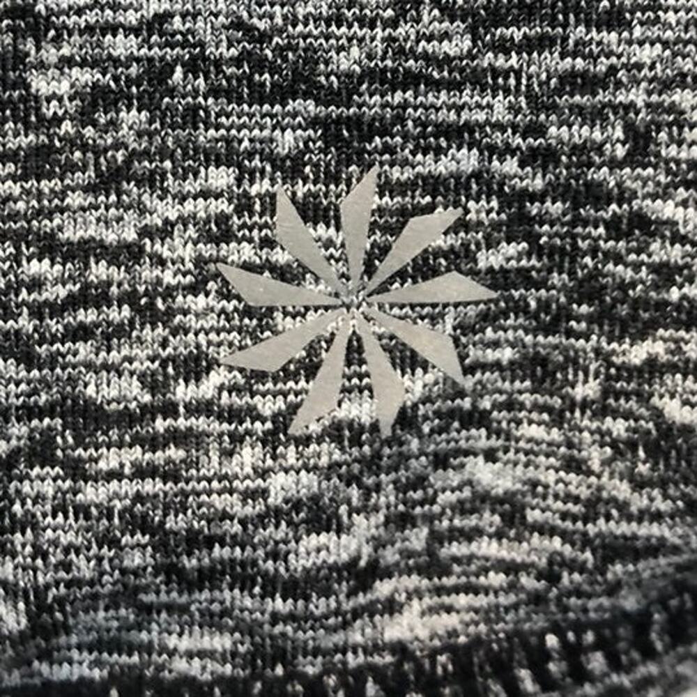 ATHLETA 1/4 zip long sleeve top with zippered pocket in gray size medium - Picture 11 of 12